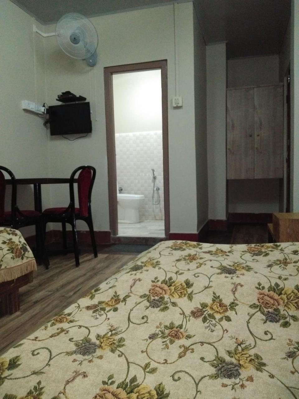 Hotel Pine Kohima Экстерьер фото